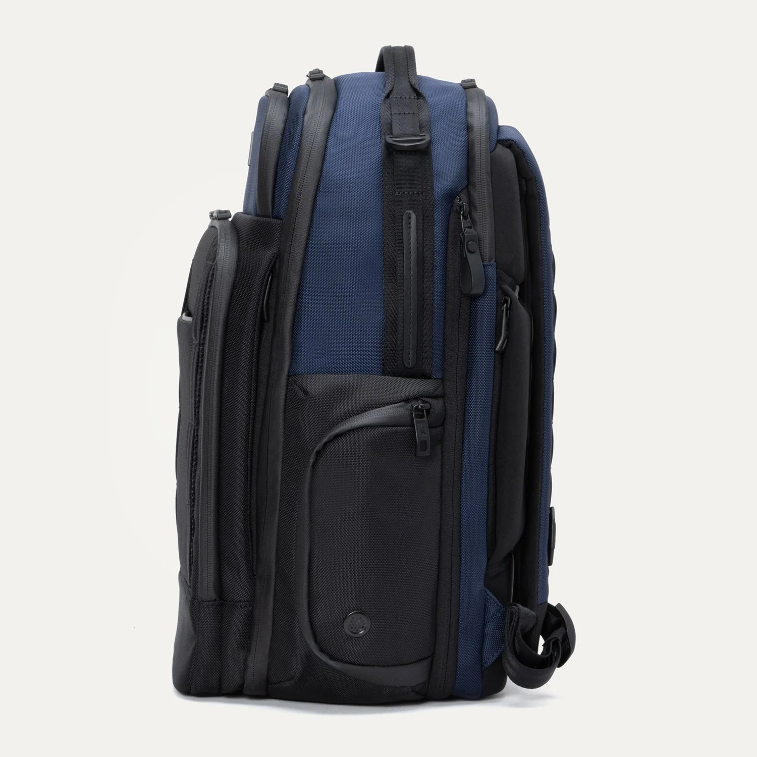 Travelpro® Altitude™ Large Expandable Laptop Backpack 30-36L - Image 15