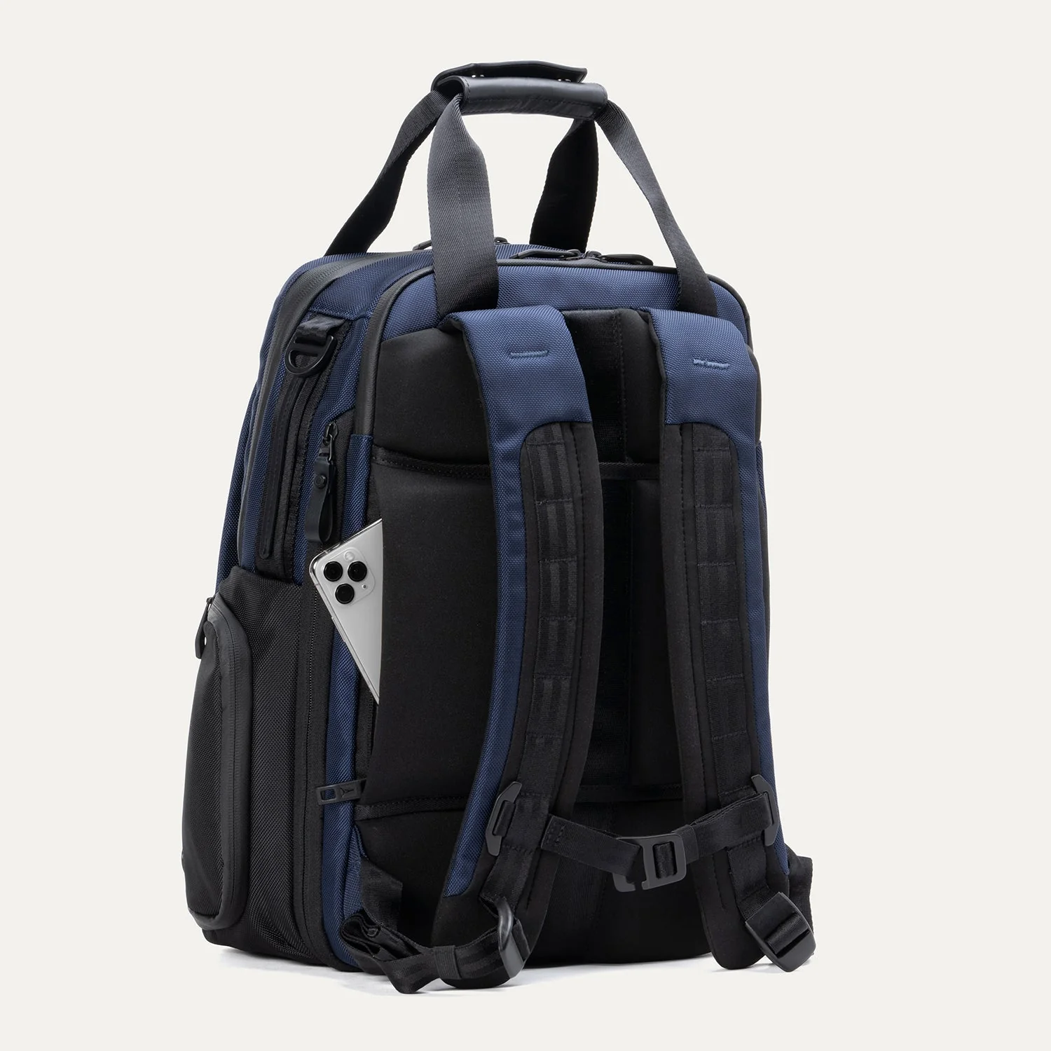 Travelpro® Altitude™ Medium Expandable Laptop Backpack 25-30L - Image 35