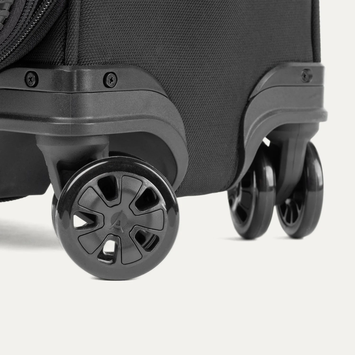 Crew™ Classic Carry-On / Large Check-In Set - Image 19