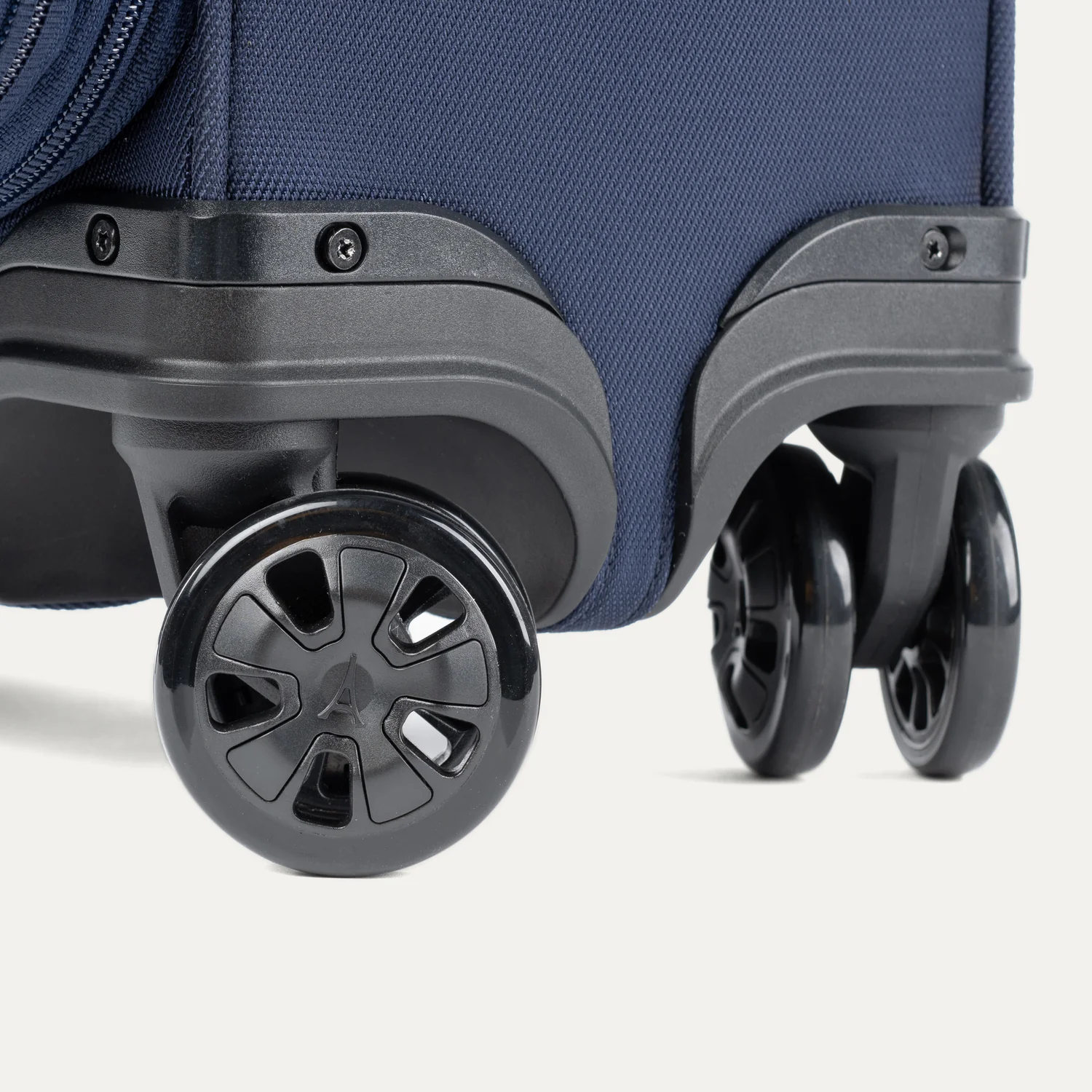 Crew™ Classic Compact Carry-On Expandable Spinner - Image 7