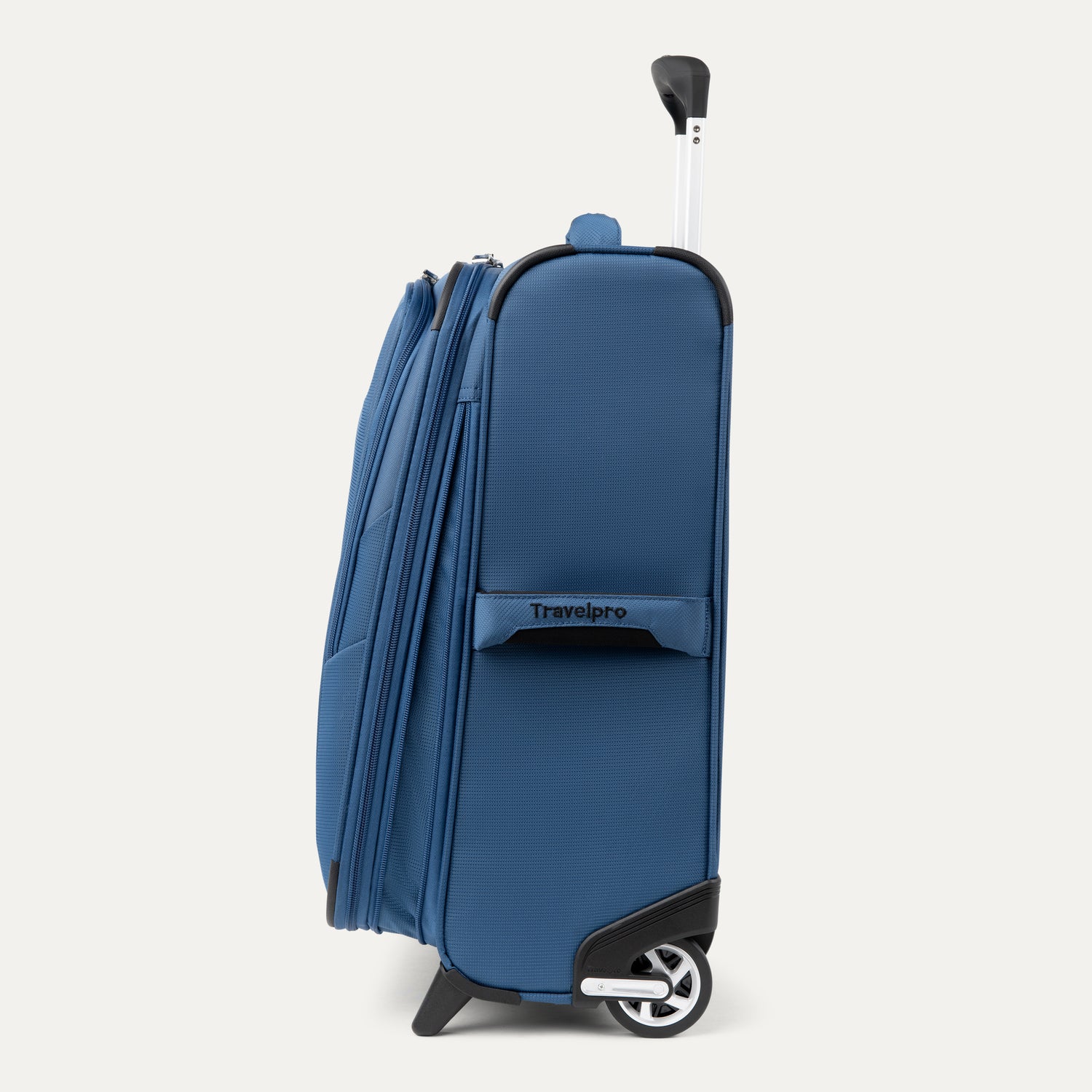 Maxlite® 5 20" International Carry-On Expandable Rollaboard - Image 3