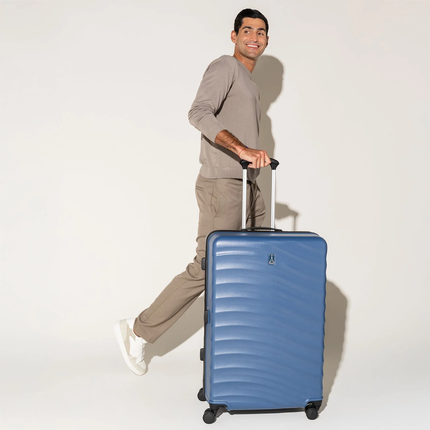 Maxlite® Air V2 Large Check-In Hardside Spinner - Image 13