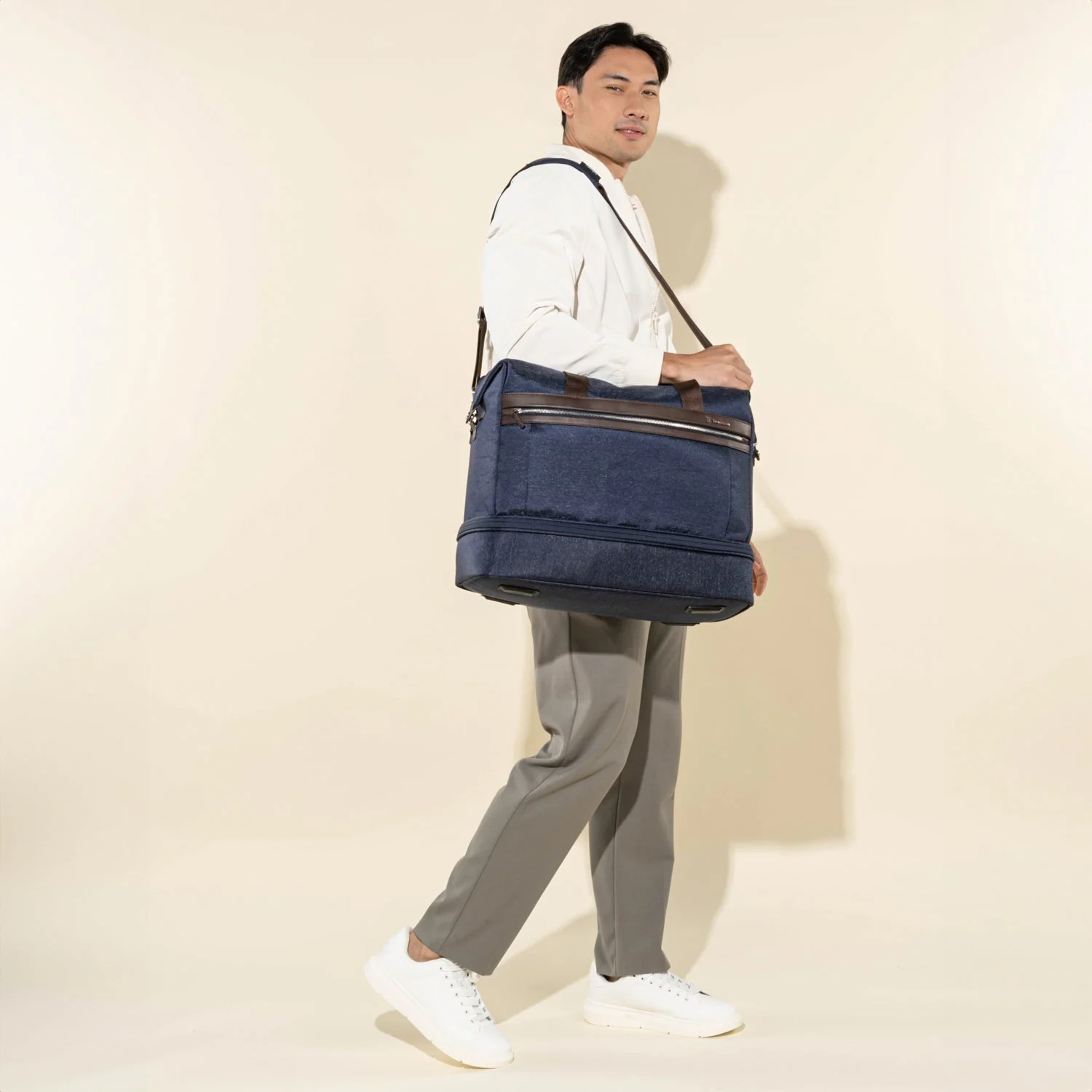 Platinum® Elite Drop-Bottom Weekender - Image 4