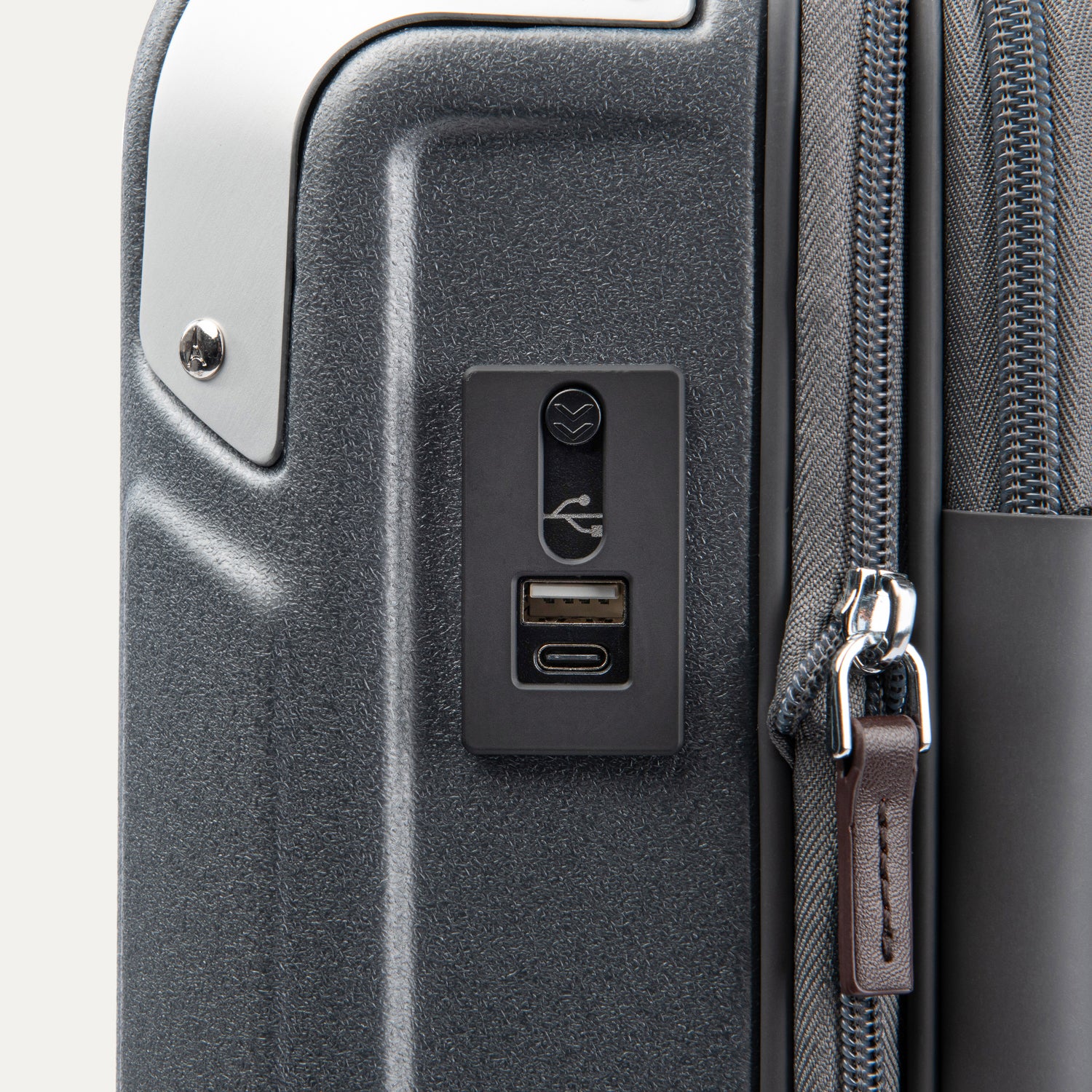 Platinum® Elite Carry-On Business Plus Hardside Spinner - Image 6