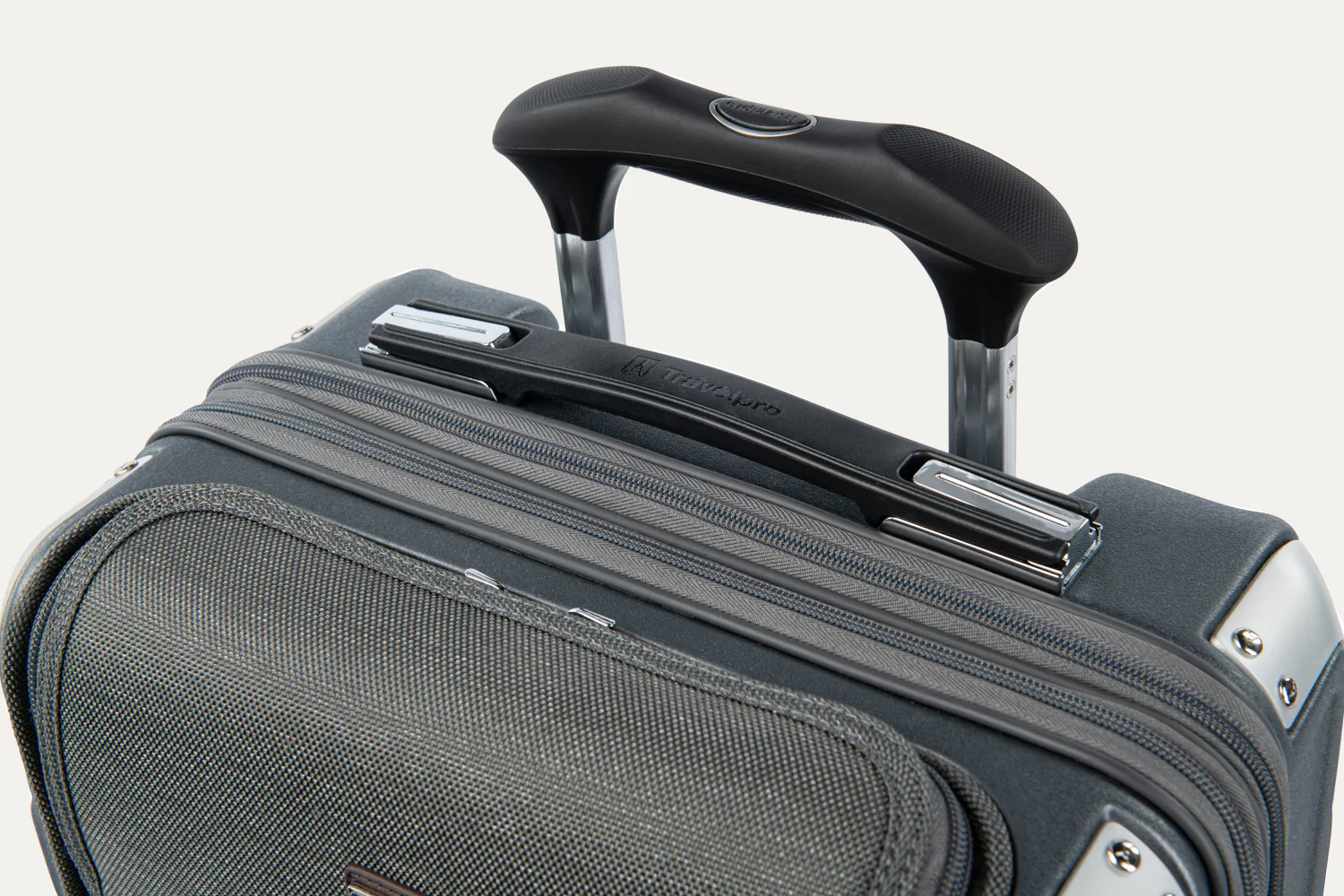Platinum® Elite Compact Carry-On Business Plus Hardside Spinner - Image 18