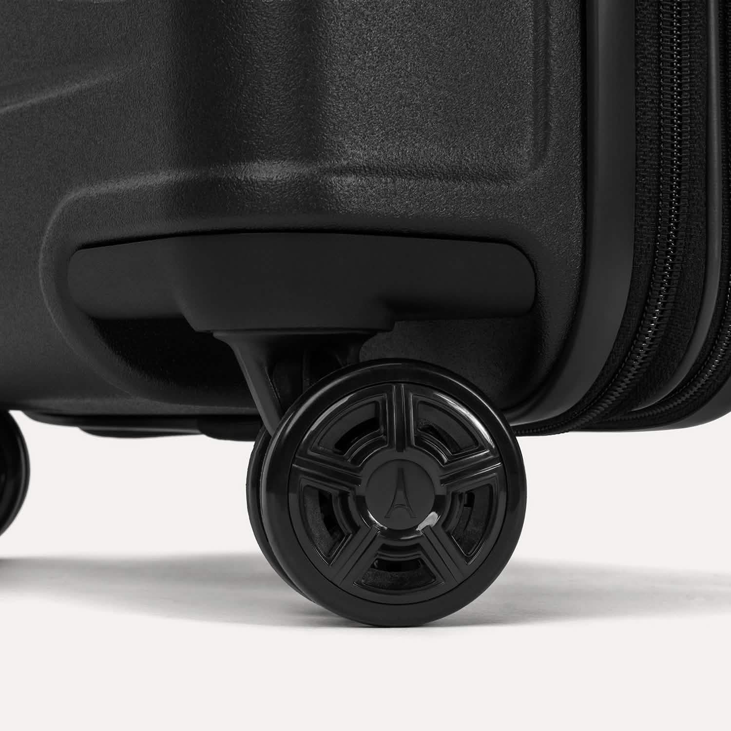 Platinum® Elite Medium Check-In Hardside Spinner - Image 13