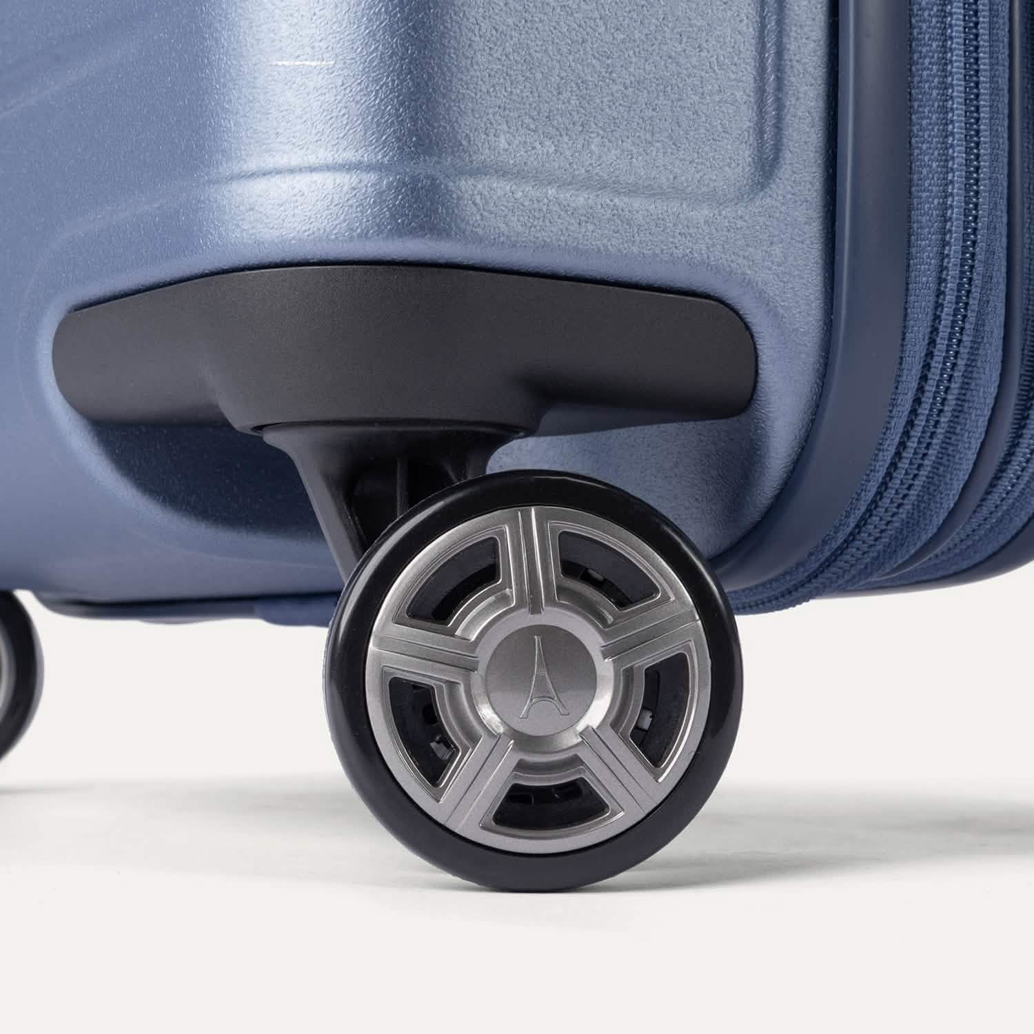 Platinum® Elite Medium Check-In Hardside Spinner - Image 26