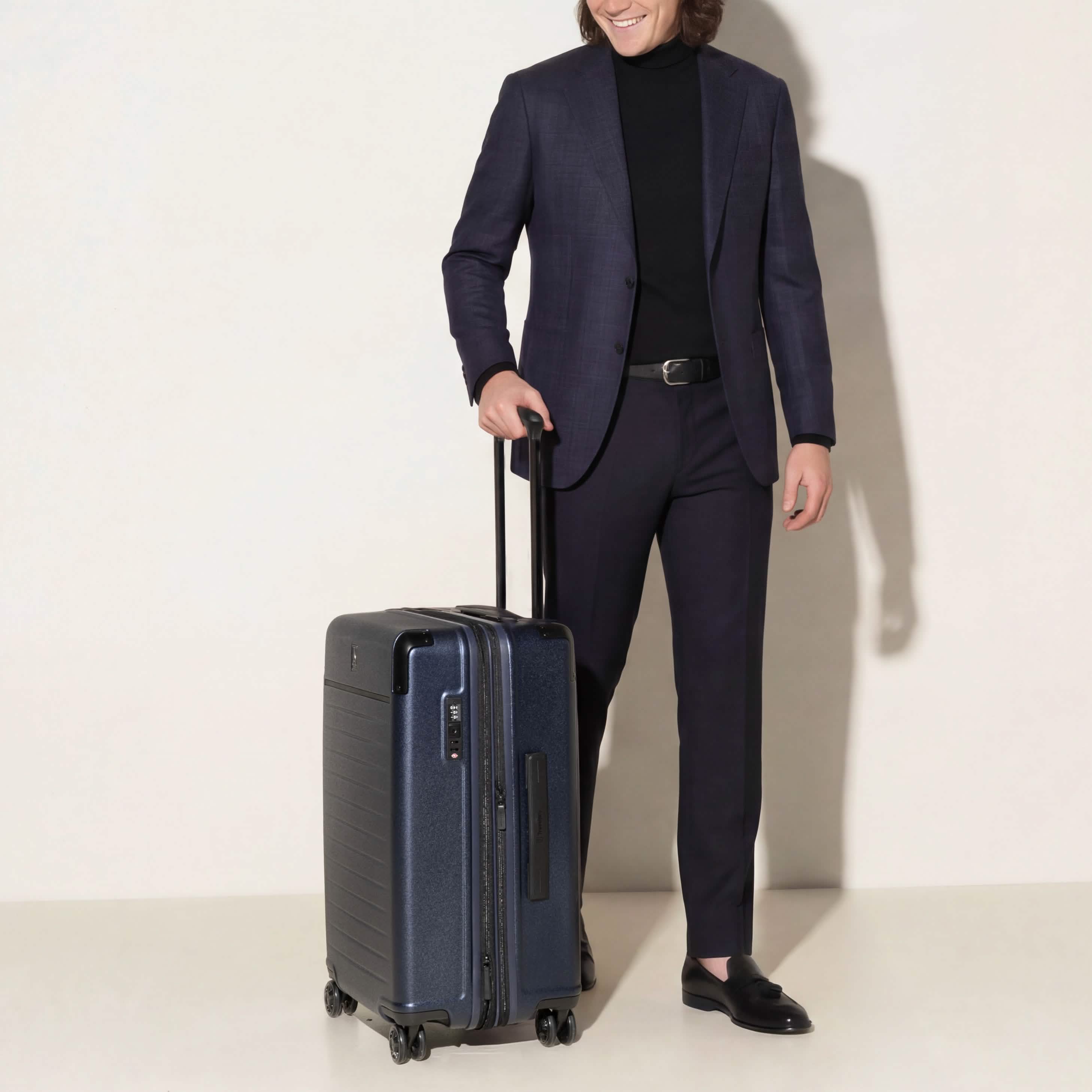 Platinum® Elite Medium Check-In Hardside Spinner - Image 30