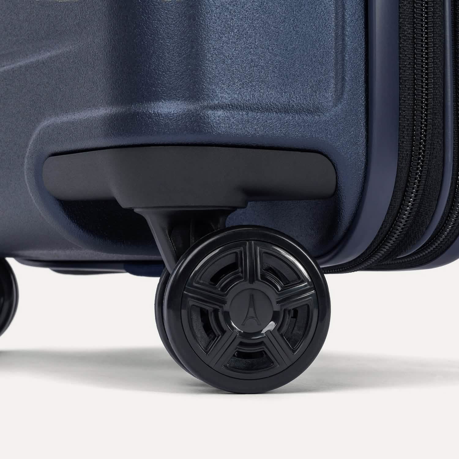 Platinum® Elite Medium Check-In Hardside Spinner - Image 39