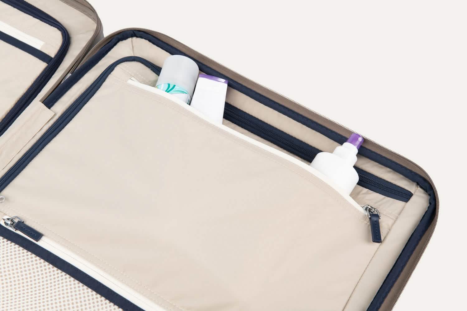 Platinum® Elite Medium Check-In Hardside Spinner - Image 48