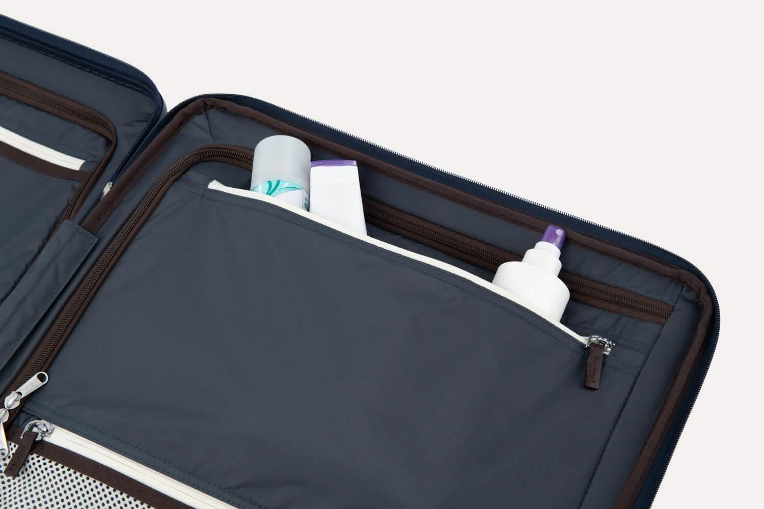 Platinum® Elite Medium Check-In Hardside Spinner - Image 58
