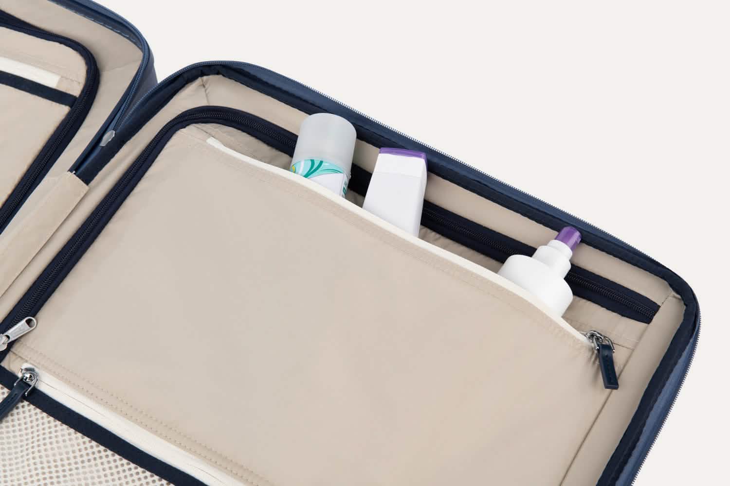 Platinum® Elite Medium Check-In Hardside Spinner - Image 75