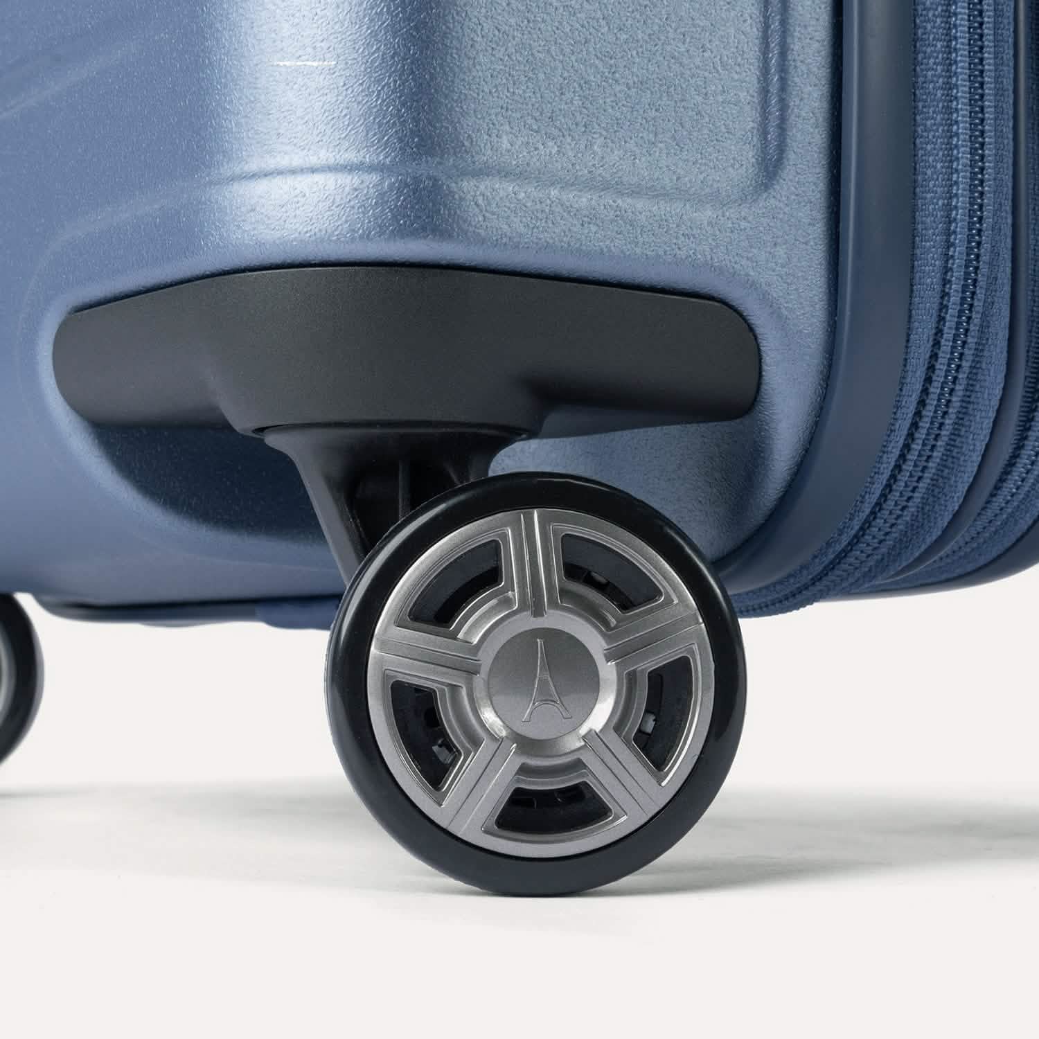 Platinum® Elite Slim Carry-On Hardside Spinner - Image 30