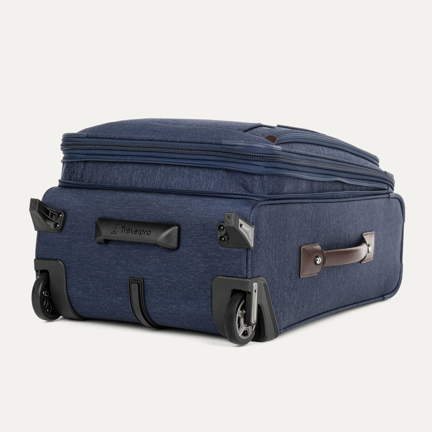 Platinum® Elite 22” Expandable Carry-On Rollaboard - Image 13