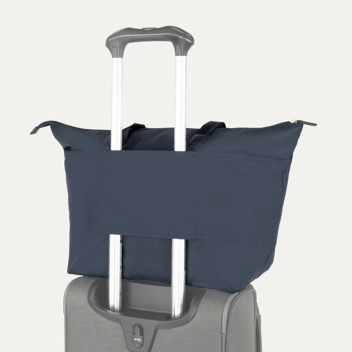 Travelpro® Essentials™ SparePack™ Foldable Tote 2.0 - Image 10